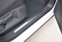 Volkswagen Tiguan 2016-2023 гг. Накладки на внутренние пороги OmsaLine нержавейка фото 1