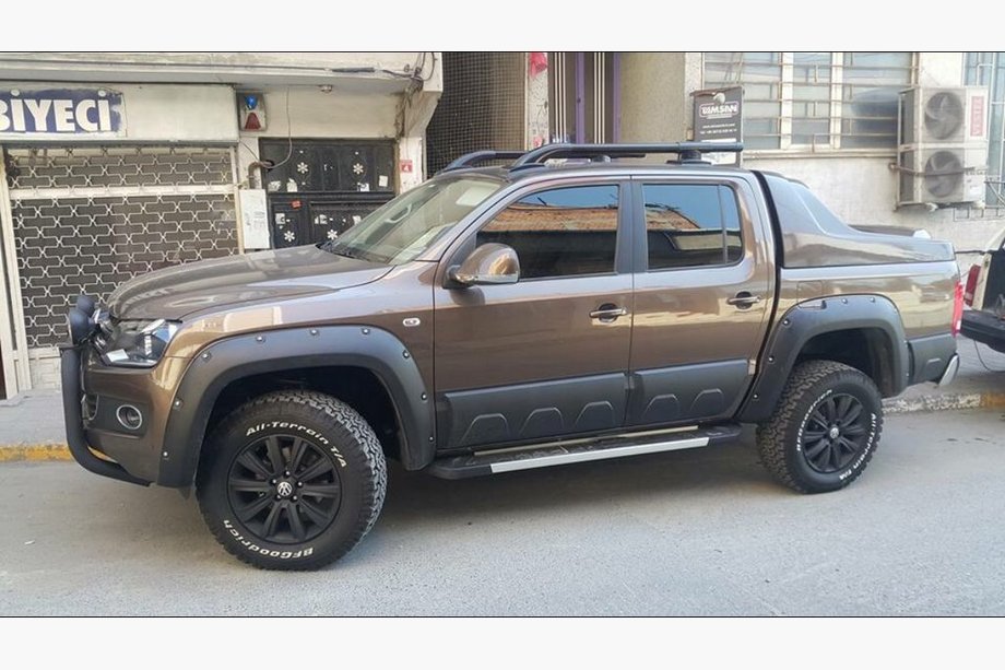 Volkswagen Amarok 2010-2022 гг. Боковые Подножки RedLine Black (2 шт., Алюминий) Image