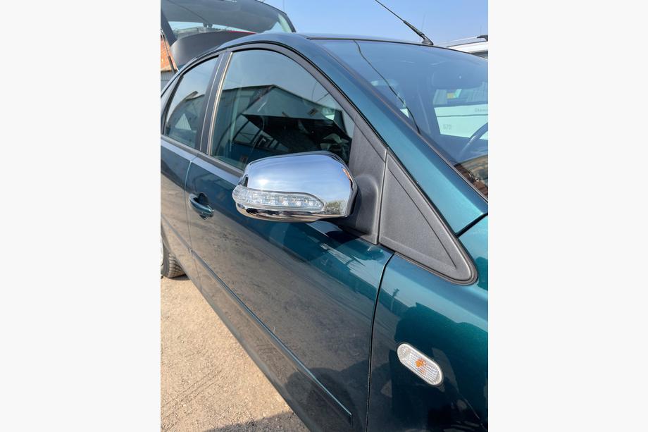 Ford Focus II 2005-2008 гг. Накладки на Зеркала LED (2 шт., ABS) Image