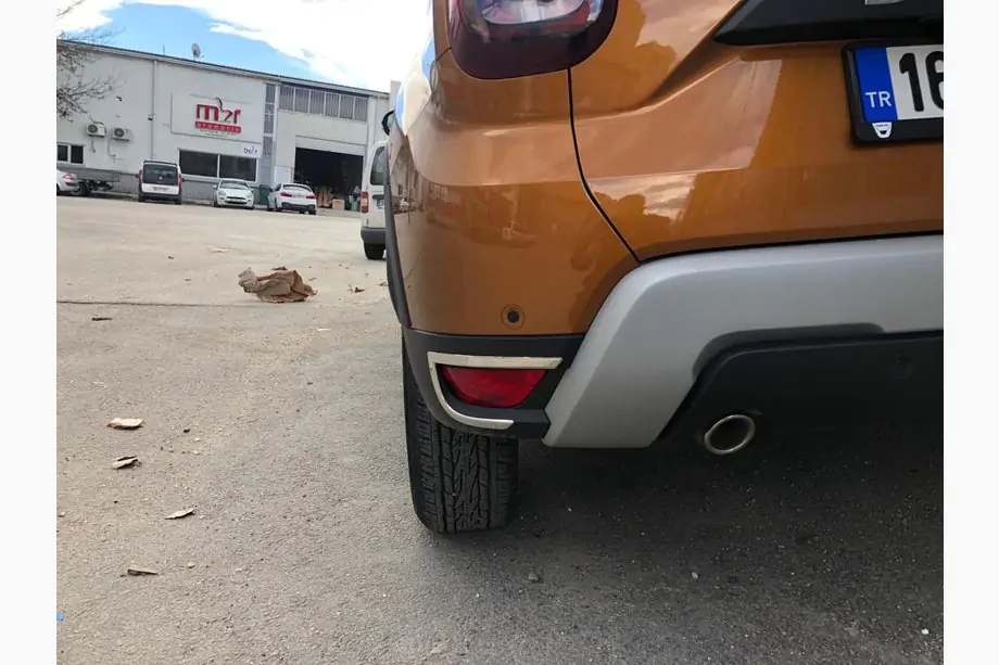 Renault Duster 2018-2024 гг. Накладки на задние отражатели 2 шт, нержавейка Image