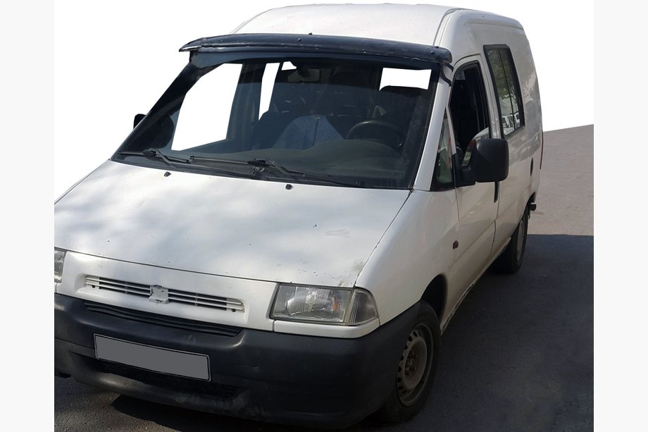 Citroen Jumpy 1996-2007 гг. Козырек на лобовое стекло (черный глянец, 5мм) Image