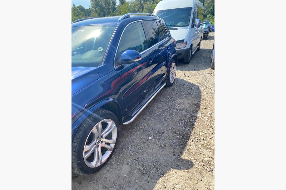 Volkswagen Tiguan 2007-2016 гг. Боковые Подножки Maydos V2 (2 шт., нержавейка) Image