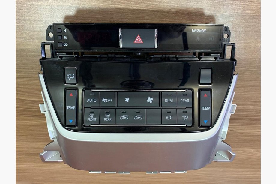 Toyota Land Cruiser 200 2007-2021 гг. Блок управления Clima 2015+ Image