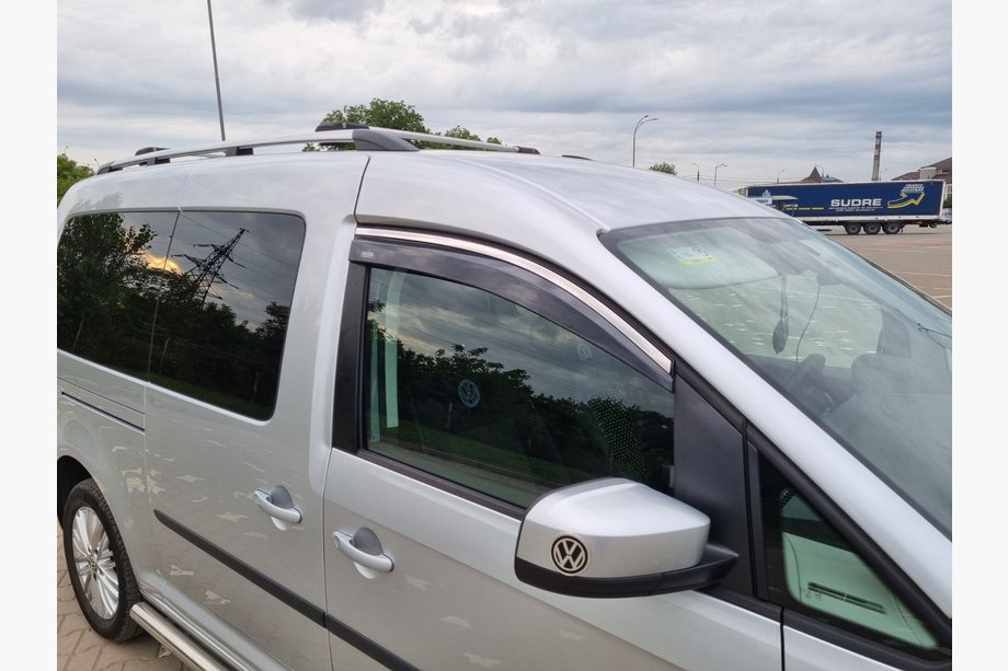 Volkswagen Caddy 2004-2010 гг. Ветровики с хромированным молдингом (2 шт, Niken) Image