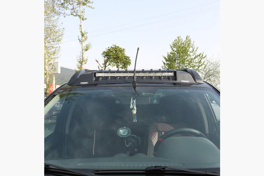 Mitsubishi Pajero Sport 1996-2007 гг. Козырек лобового стекла V3 (LED) Фото 2