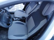 Renault Fluence 2009-2016 гг. Авточехлы (2009-2012, Экокожа↗Ткань, Premium) Раздельные фото 1