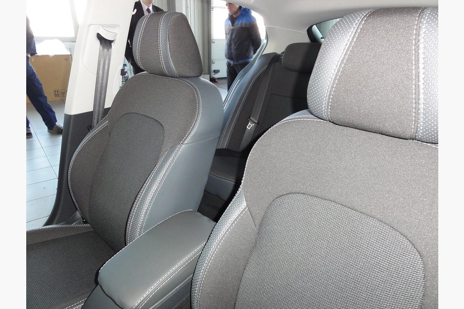 Skoda Superb 2009-2015 гг. Авточехлы (2008-2013, Эко-кожа↗Ткань, Premium) Image