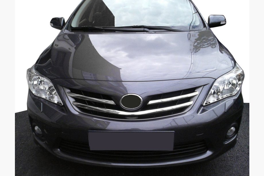 Toyota Corolla 2007-2013 гг. Хромированные накладки на решетку радиатора (2010-2013, 3 шт, нержавейка) Image