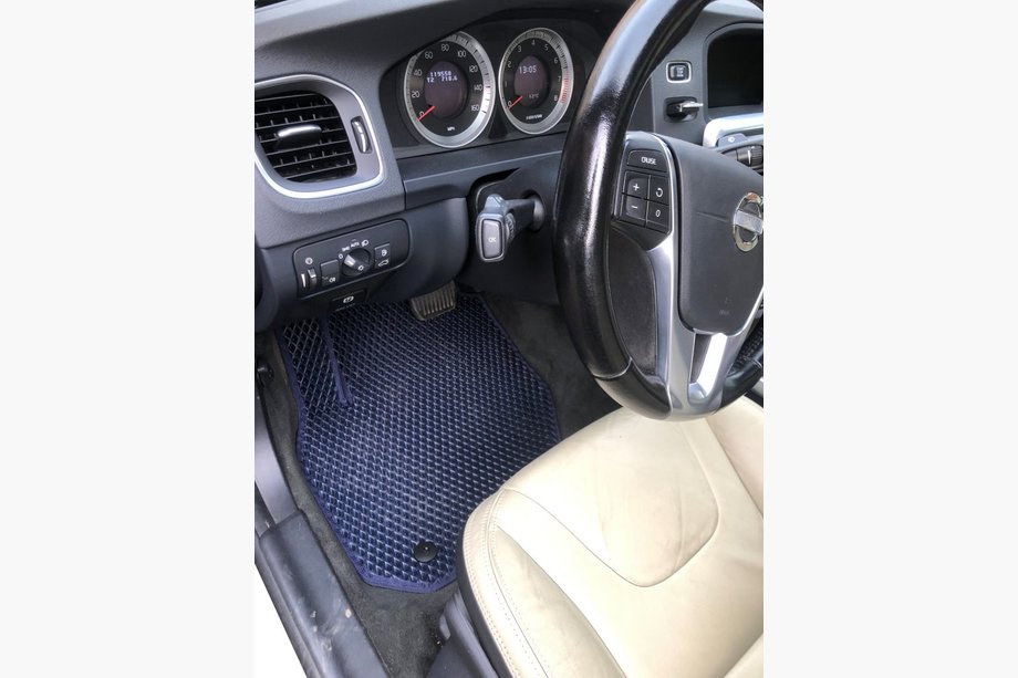 Volvo V60 2011-2018 гг. Коврики EVA (черные) Image