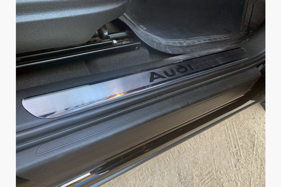 Audi Q5 2008-2017 гг. Накладки на внутренние пороги (4 шт, Carmos) Image