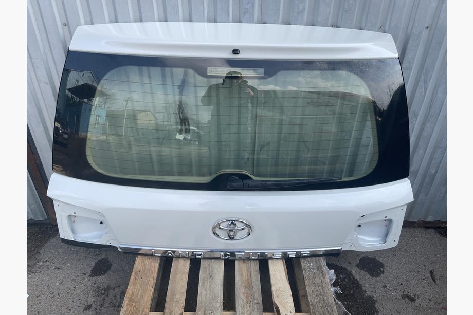 Toyota Land Cruiser 200 2007-2021 гг. Верхняя крышка багажника 2016+ белая (Б/У, оригинал) Image