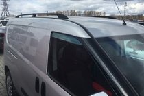 Fiat Doblo II 2010-2022 гг. Черные рейлинги Maxi, Металлические опоры фото 1