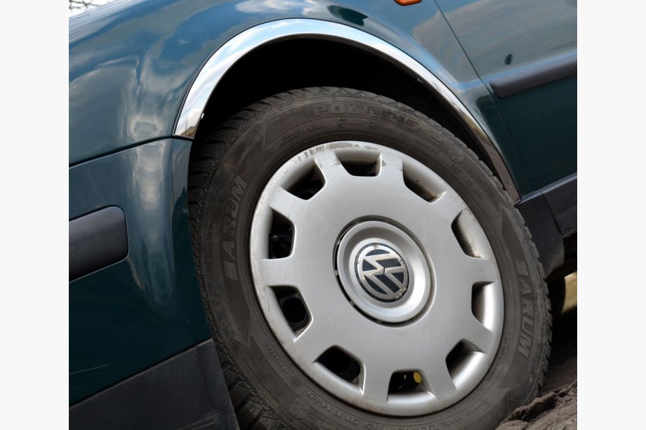 Volkswagen Passat B5 1997-2005 гг. Накладки на арки (4 шт, нержавейка) Седан, 1996-2000 Image