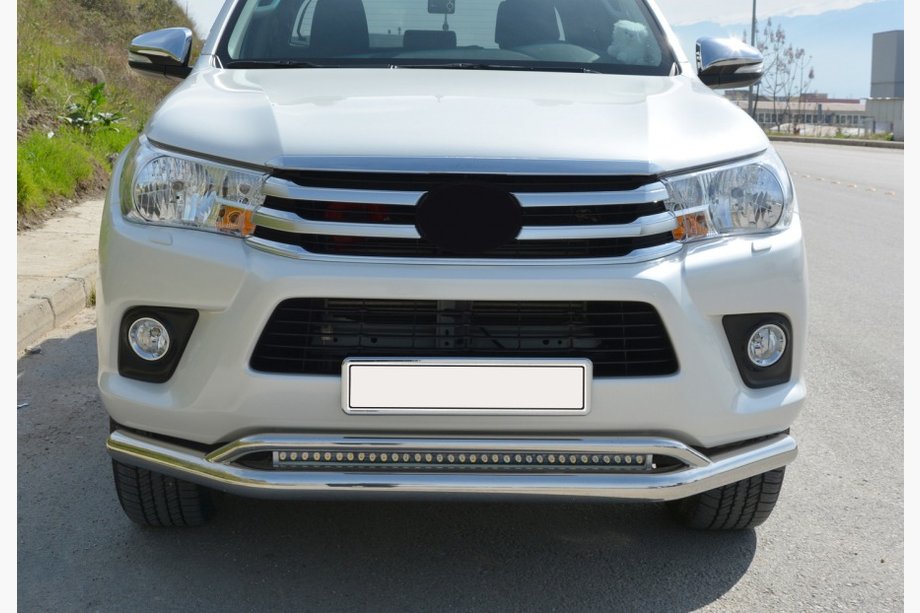 Toyota Hilux 2015- гг. Передняя двойная защита Vegas (2015-2020, нержавейка) Image
