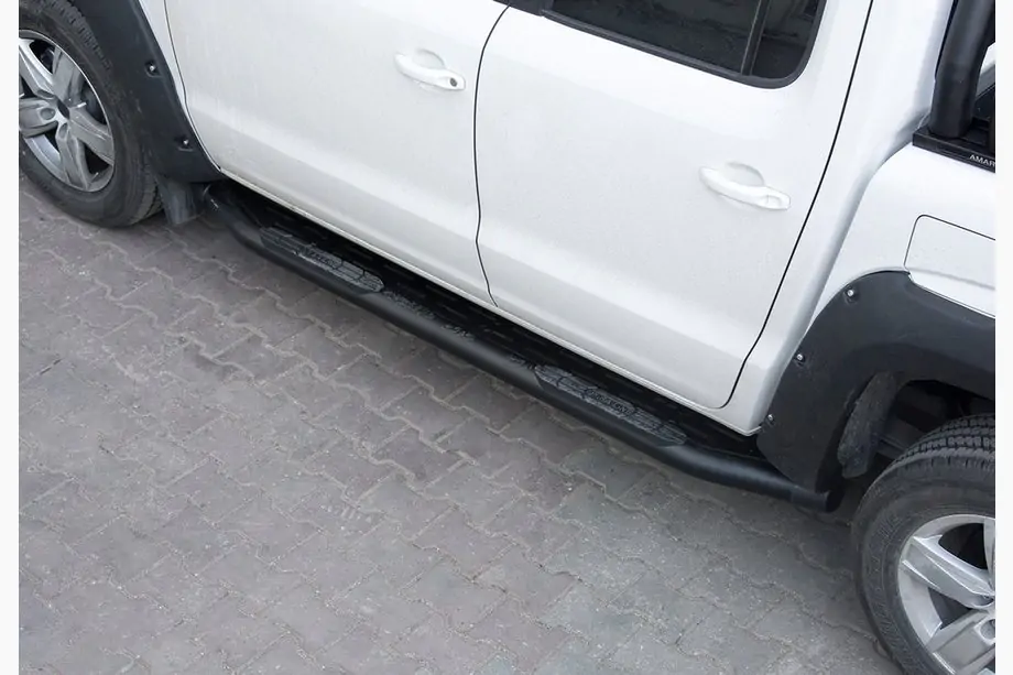 Nissan Navara 2006-2015 гг. Боковые Подножки Amazon Black (2 шт., черные) Image