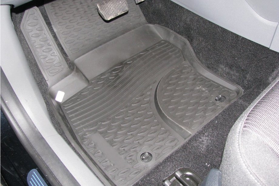 Ford Focus III 2011-2017 гг. Резиновый коврик передний левый в салон (Novline) Вариант 1 Image