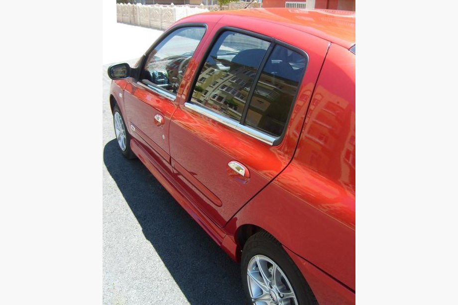 Renault Symbol 1999-2008 гг. Боковые пороги типа Ferrari (грунтованные под покраску) Image
