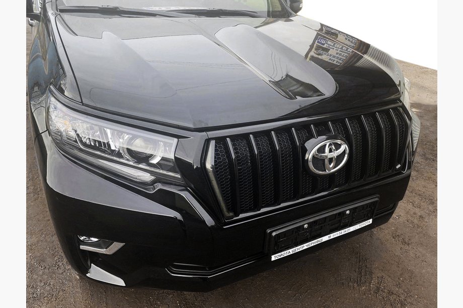 Toyota Land Cruiser Prado 150 2009-2023 гг. Решетка радиатора 2017↗ LED (Zeus Black, с черными ресницами) Image
