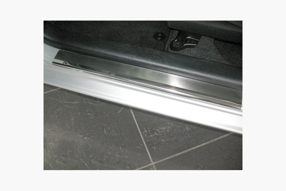 Toyota Yaris 2010-2020 гг. Накладки на Пороги Nataniko (4 шт., Нержавейка) Image