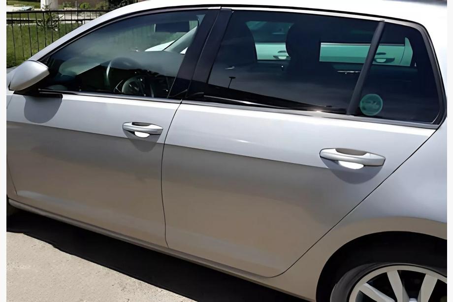 Volkswagen Golf 7/E-Golf 2012-2020 гг. Нижние молдинги стекол Black Chrome (4 шт, нержавейка) Image