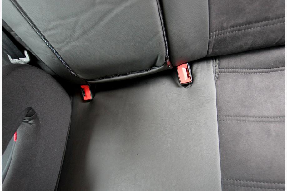 Toyota Avensis 2009-2018 гг. Авточехлы экокожа+ткань+алькантара Antara A001 (полный салон) Фото 8