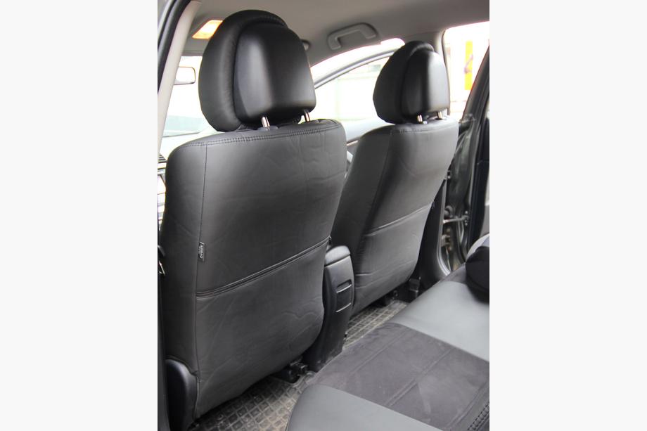 Toyota Avensis 2009-2018 гг. Авточехлы экокожа+ткань+алькантара Antara A001 (полный салон) Фото 6