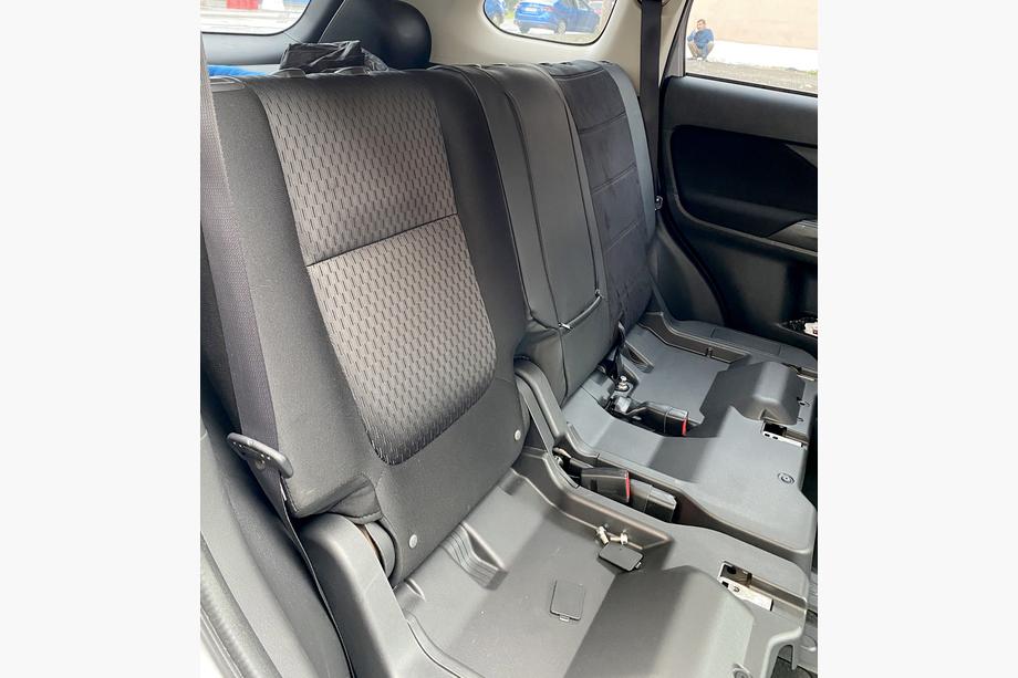 Mitsubishi Outlander 2012-2021 гг. Авточехлы экокожа+ткань+алькантара Antara A001 (полный салон) Фото 2