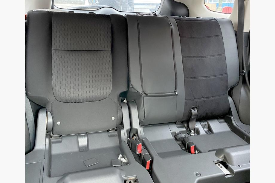 Mitsubishi Outlander 2012-2021 гг. Авточехлы экокожа+ткань+алькантара Antara A001 (полный салон) Фото 4
