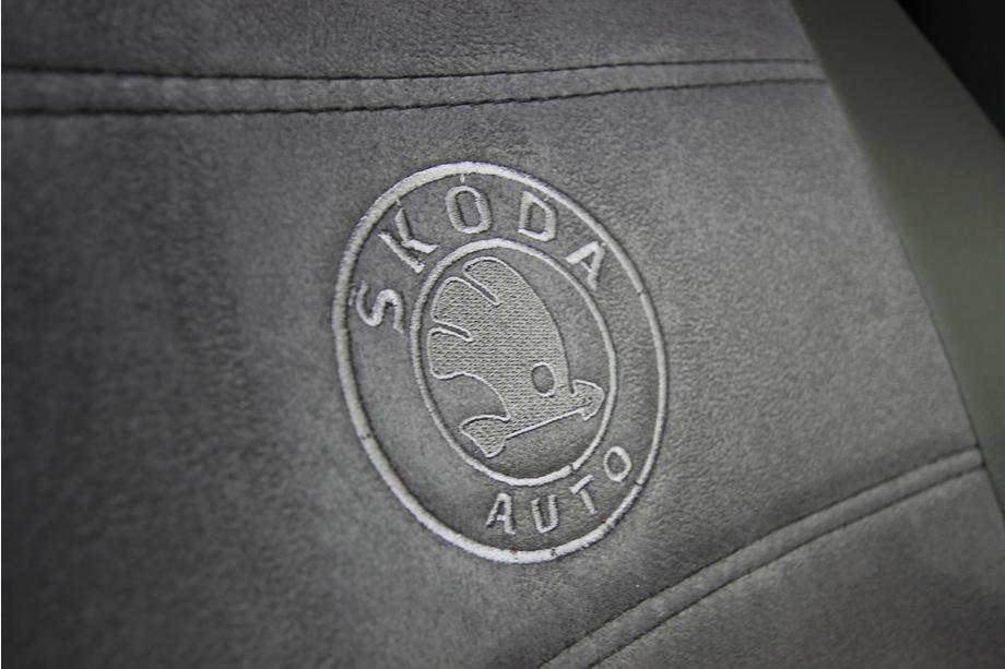 Skoda Octavia II A5 2006-2010 гг. Авточехлы экокожа+ткань+алькантара Antara A001 (полный салон) Фото 5