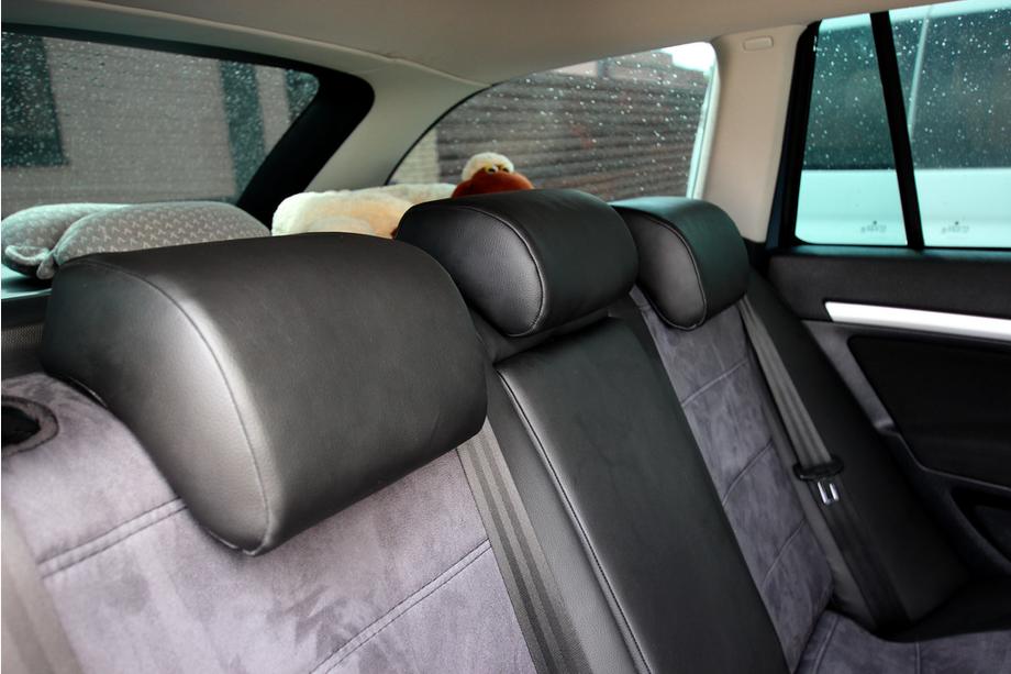 Skoda Octavia II A5 2006-2010 гг. Авточехлы экокожа+ткань+алькантара Antara A001 (полный салон) Фото 9