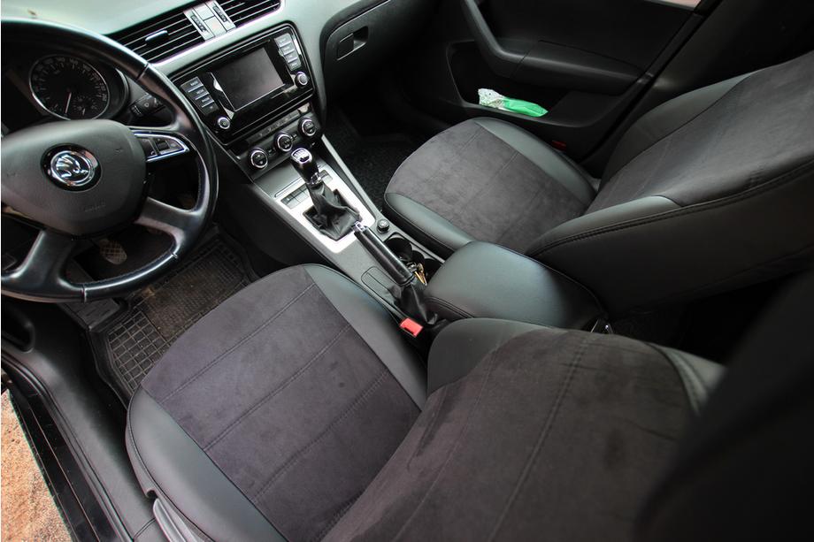 Skoda Octavia III A7 2013-2019 гг. Авточехлы экокожа+ткань+алькантара Antara A001 (полный салон) Фото 6