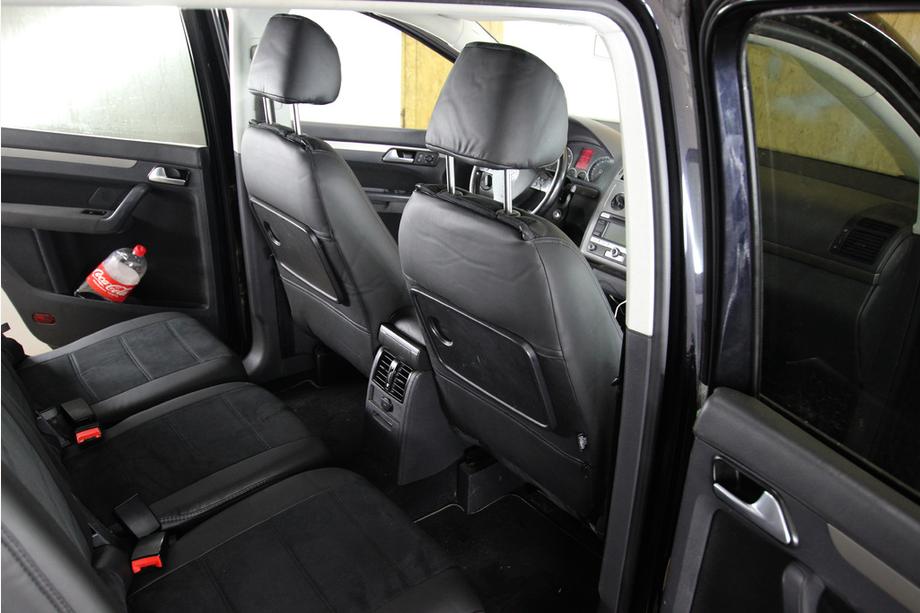 Volkswagen Touran 2003-2010 гг. Авточехлы экокожа+ткань+алькантара Antara A001 (полный салон) Фото 14