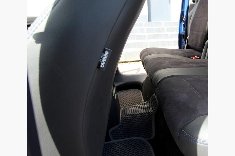 Volkswagen Caddy 2010-2015 гг. Авточехлы Эко-кожа+Ткань+Алькантара Antara A001b (Полный комплект) Фото 2