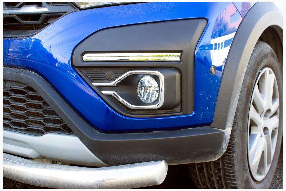 Dacia Sandero 2021- гг. Хромированные накладки на противотуманные фары (2 шт, нержавейка) Фото 1
