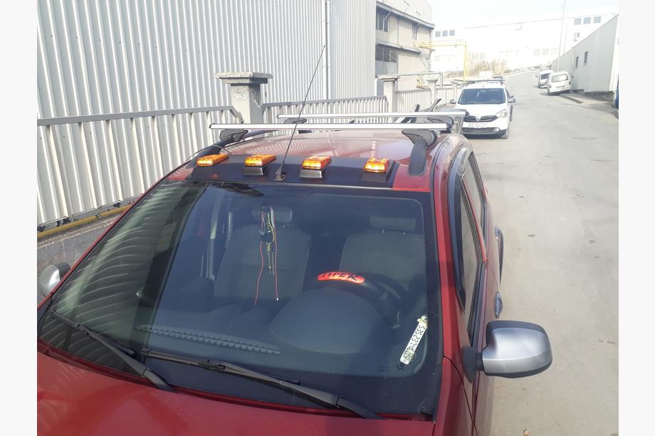 Renault Sandero 2007-2013 гг. Козырек Лобового Стекла (LED, Черный Мат) Фото 1