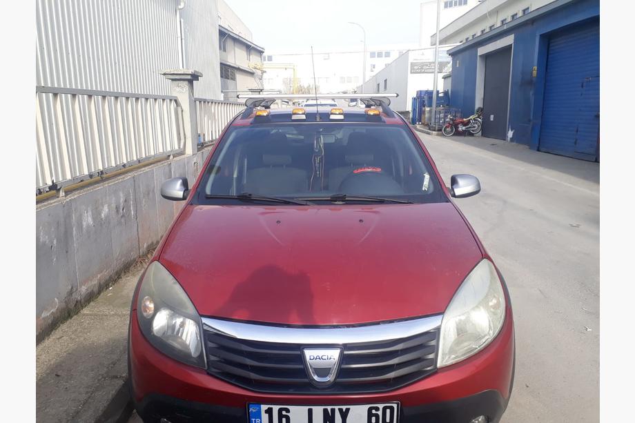Renault Sandero 2007-2013 гг. Козырек Лобового Стекла (LED, Черный Мат) Фото 2