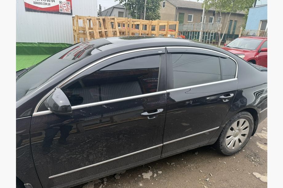Volkswagen Passat B6 2006-2012 гг. Ветровики с хромированным молдингом SD (EU, 4 шт, Niken) Фото 3