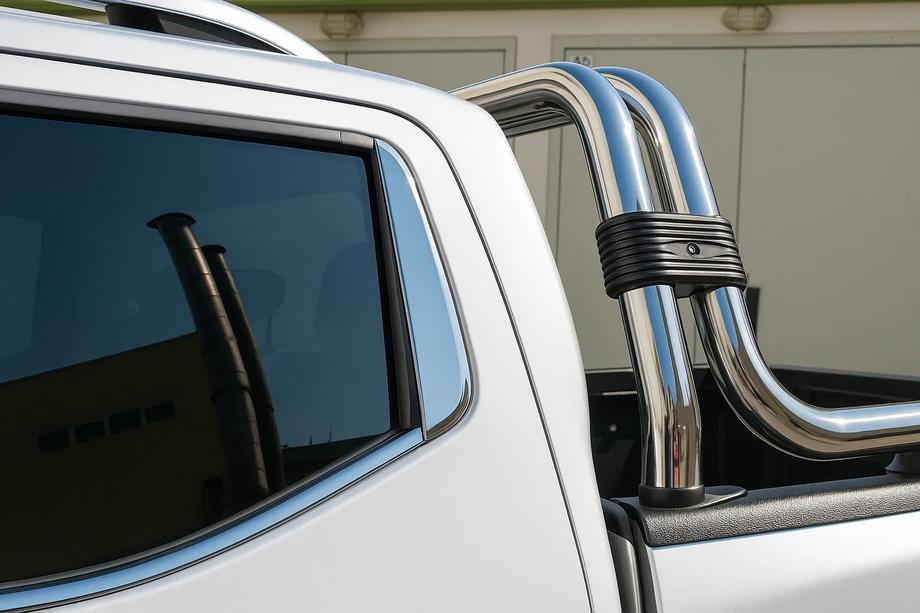 Nissan Navara/NP300 2016- гг. Накладки на задние стойки из нержавеющей стали (2 шт.) Image