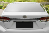 Toyota Corolla 2019- гг. Хромированная накладка над номером (нержавейка) фото 1