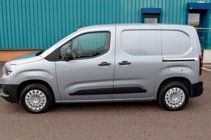 Peugeot Partner/Rifter 2019- гг. Молдинги раздвижной двери нержавеющая сталь (2 шт.) фото 2