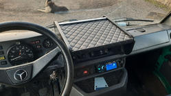 Mercedes T1 (207-410) 1977-1995 гг. Полка на панель (Серая с серой строчкой) фото 1
