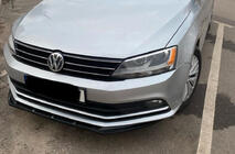 Volkswagen Jetta 2011-2018 гг. Накладка на передний бампер Lip (2010-2018, черный глянец) фото 1