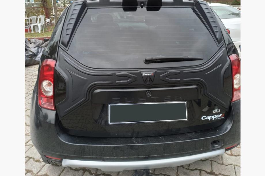 Renault Duster 2008–2017 гг. Пластиковая накладка на крышку багажника Фото 4