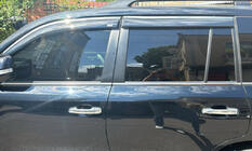 Toyota Land Cruiser 200 2007-2021 гг. Ветровики с хромированным молдингом (4 шт, Niken) фото 1
