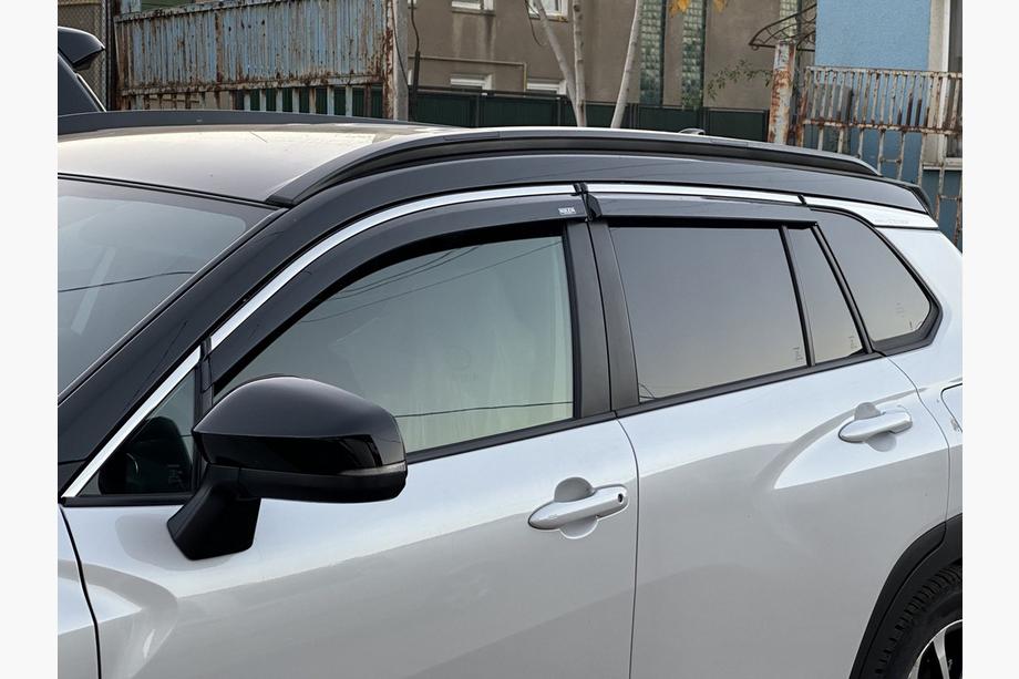 Toyota Corolla Cross 2020- гг. Ветровики с хромированным молдингом (4 шт, Niken) Image