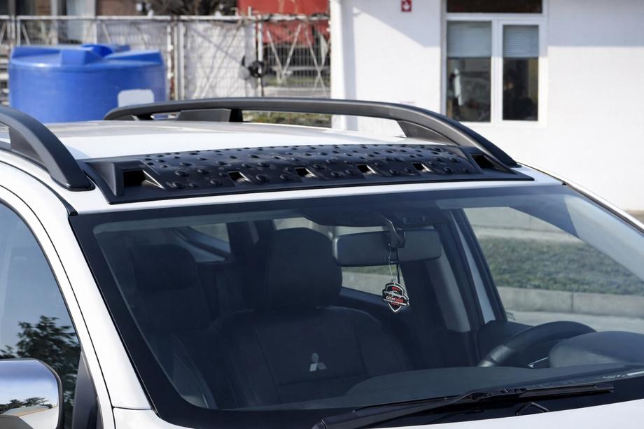 Mitsubishi L200 2015-2024 гг. Накладка на лобовое стекло (ABS) Image