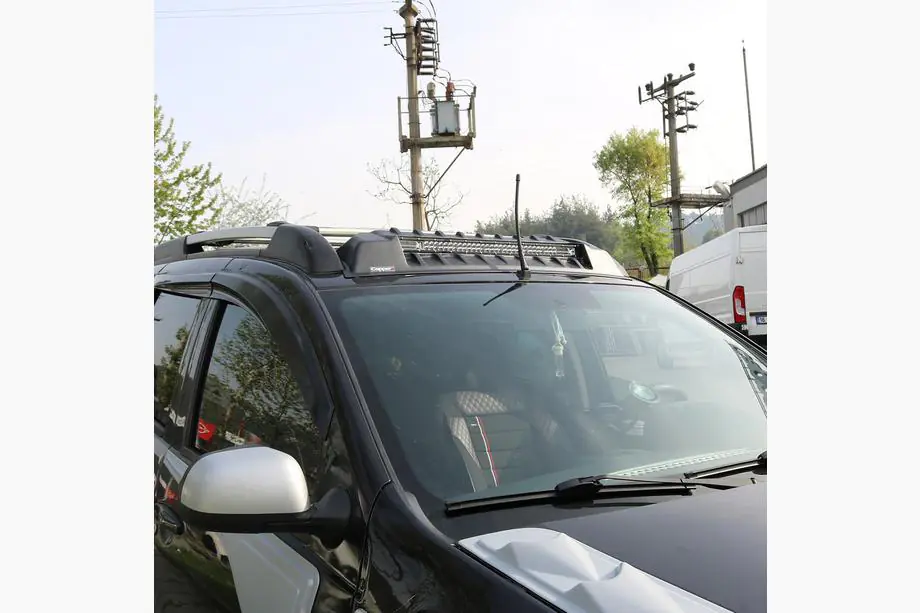 Renault Duster 2008–2017 гг. Козырек лобового стекла V3 (LED) Image