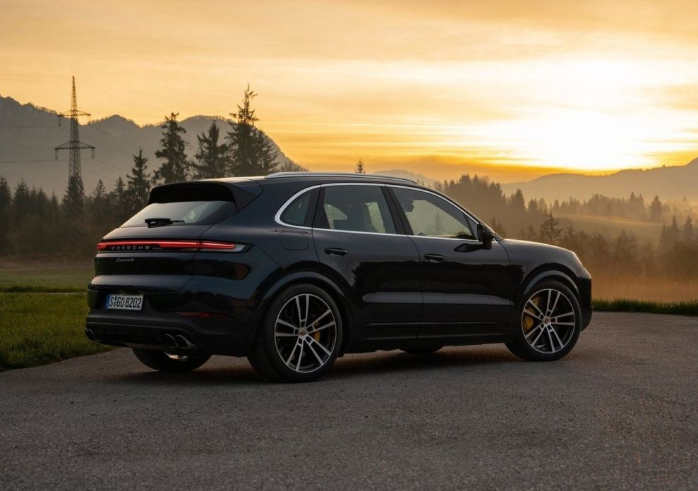 Обзор обновленного спортивного кроссовера Porsche Cayenne