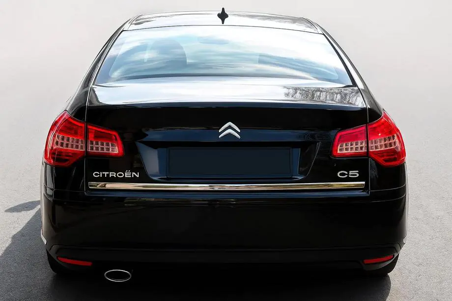 Citroen C-5 2008-2017 гг. Накладка на багажник Carmos нержавейка Image