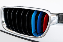 BMW 3 серия F30/F31 2012-2019 гг. Накладки на решетку радиатора 8-полосную (3 шт) фото 1
